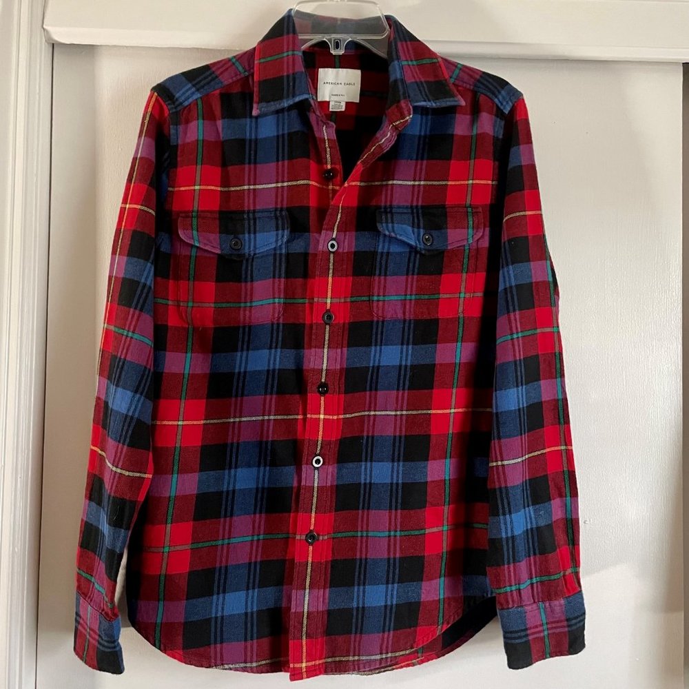 American Eagle Classic Fit Long Sleeve Red Blue Plaid Soft Flannel Shirt S